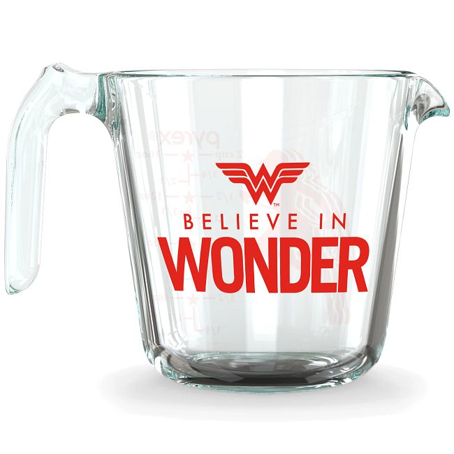 Wonder Woman™ 2-cup Measuring Cup