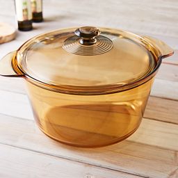 Visions Flair 5.5L Covered Cookpot on table