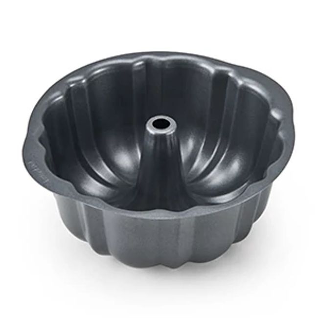 Fluted cake pan